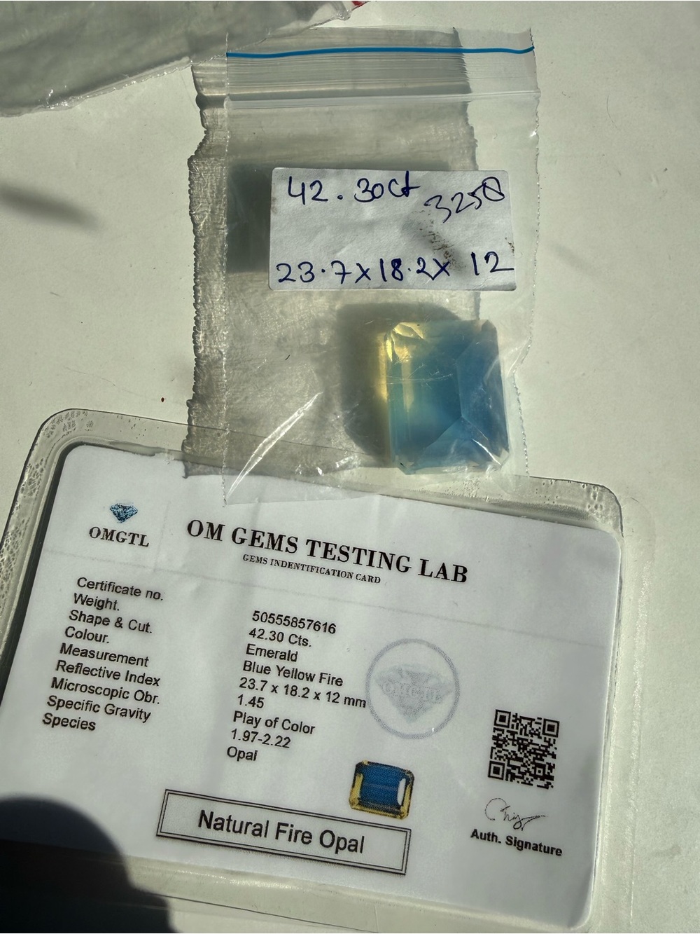 Natural 14.30cts Emerald Cut moonstone